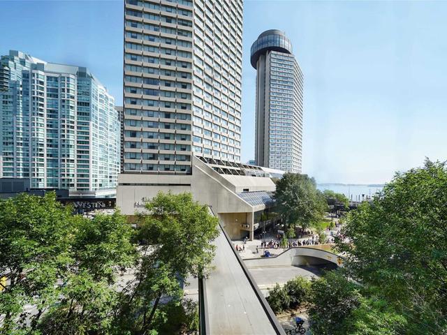 515 - 33 Harbour Sq