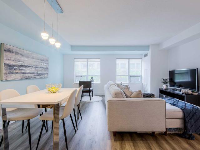 219 - 20 Blue Jays Way