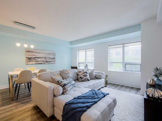 219 - 20 Blue Jays Way