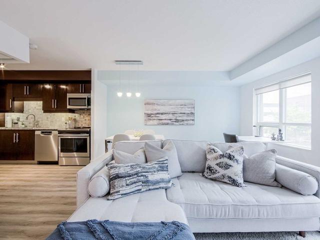 219 - 20 Blue Jays Way