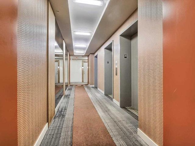 2802 - 295 Adelaide St W