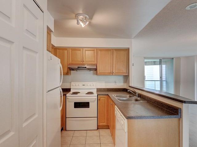 2112 - 7 Lorraine Dr