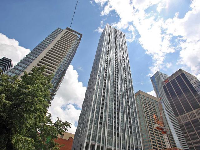 2209 - 1 Yorkville Ave