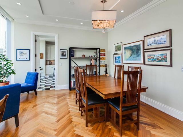 2202 - 183 Wellington St W