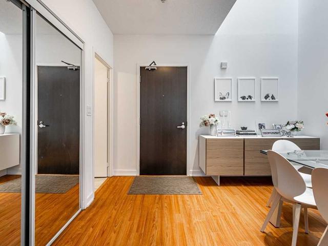 811 - 8 Telegram Mews