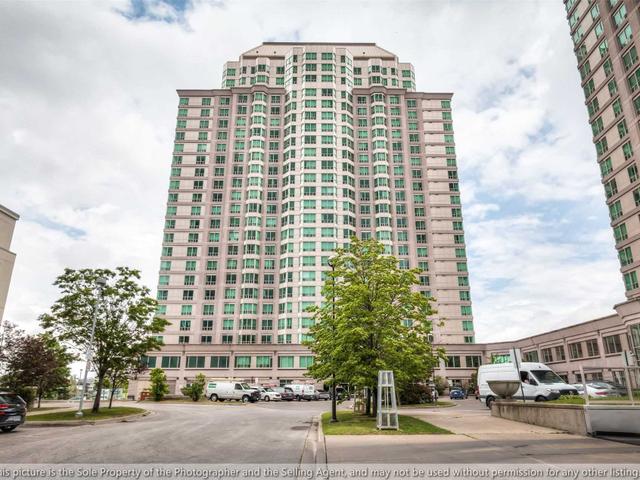 1905 - 11 Lee Centre Dr