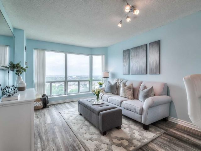 1905 - 11 Lee Centre Dr