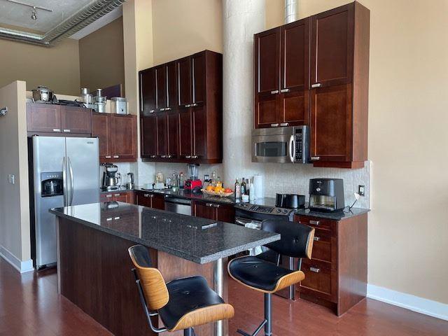 105 - 637 Lake Shore Blvd W