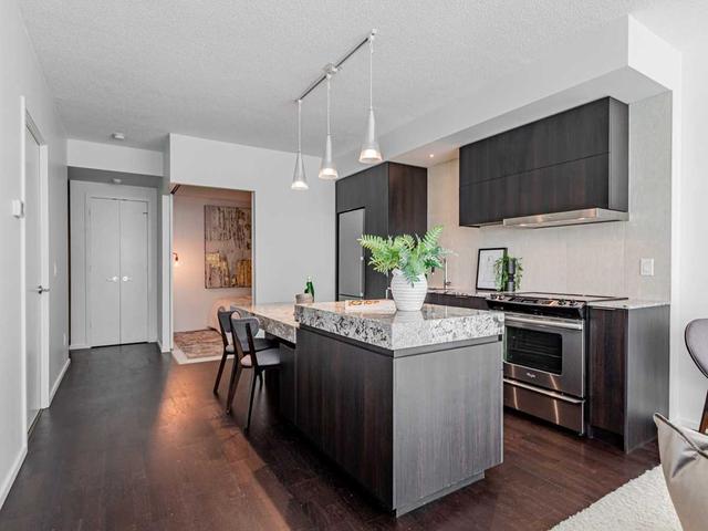 502 - 101 Charles St E