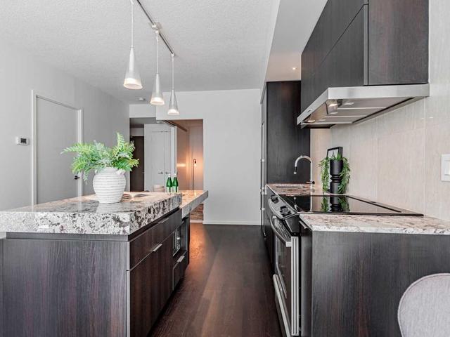 502 - 101 Charles St E