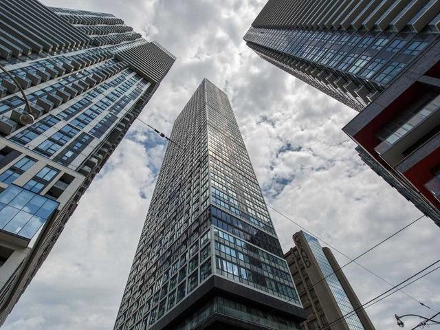 3003 - 181 Dundas St E