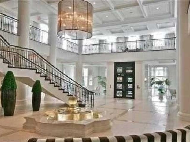 1408 - 15 Greenview Ave