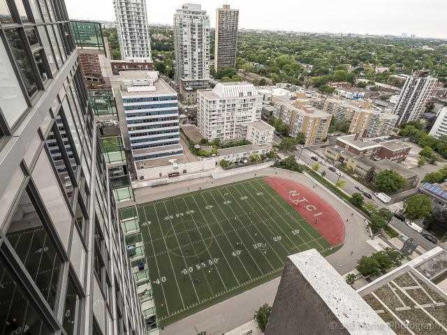 2421 - 70 Roehampton Ave