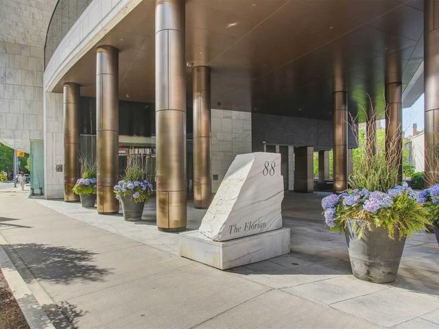 1101 - 88 Davenport Rd