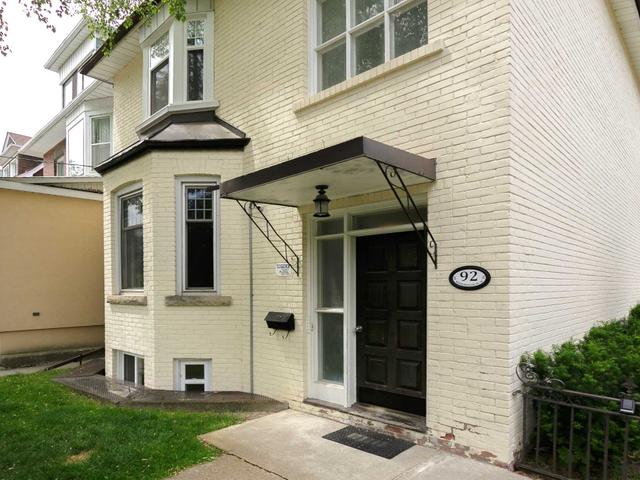 Bsmt - 92 Roxborough St W