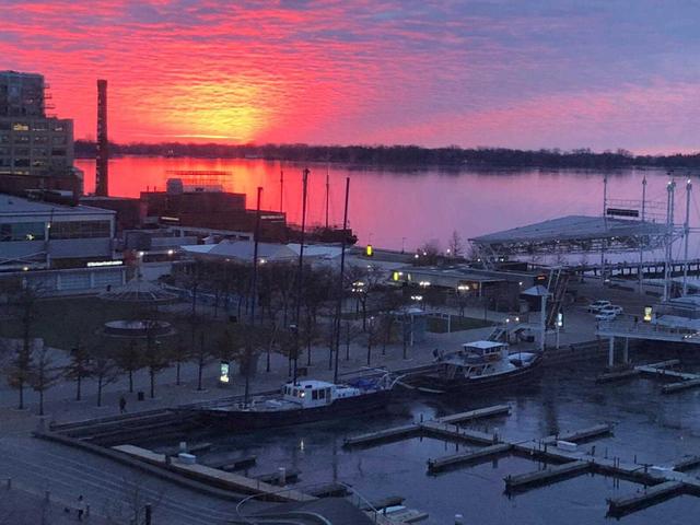 908 - 260 Queens Quay W