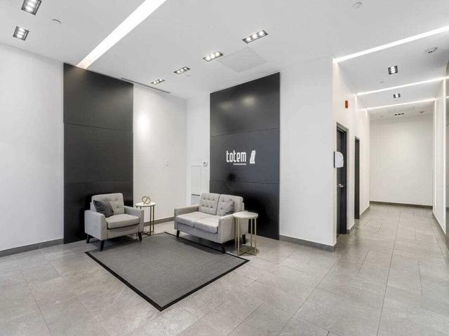 1003 - 17 Dundonald St