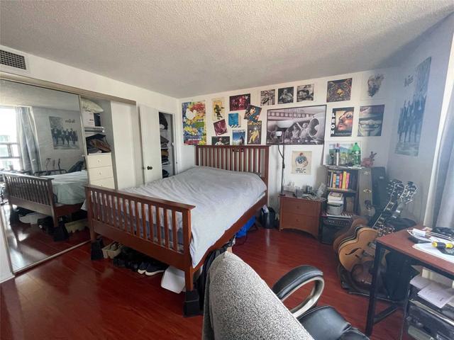 806 - 188 Spadina Ave