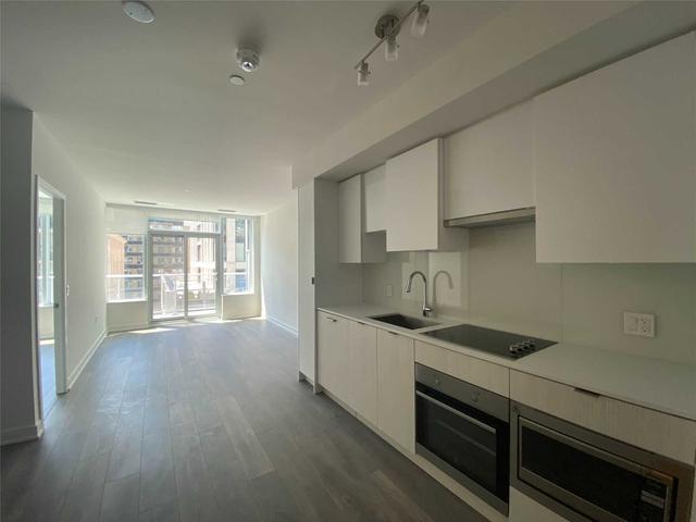 513 Nt - 99 Broadway Ave