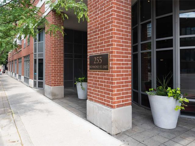 409 - 255 Richmond St