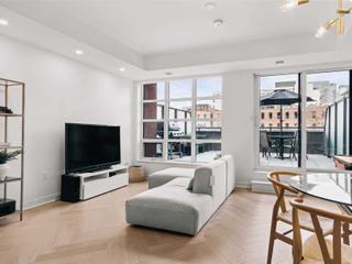 303 - 501 Adelaide St W
