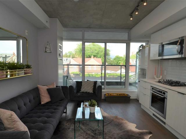 220 - 109 Ossington Ave