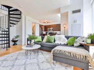 #712 - 77 Lombard St