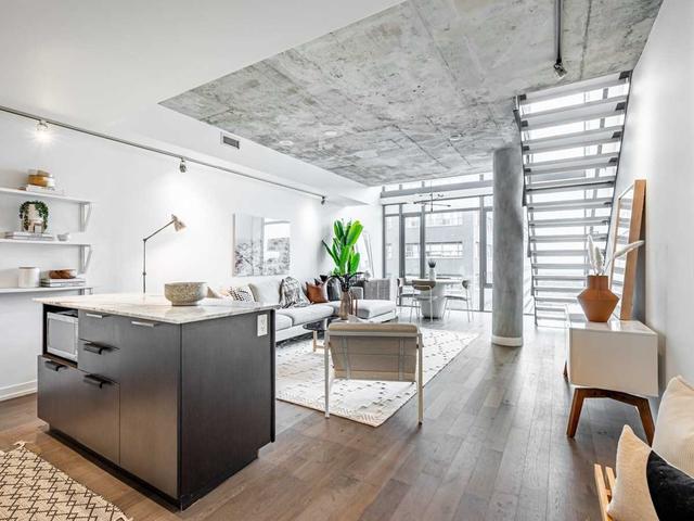 921 - 95 Bathurst St