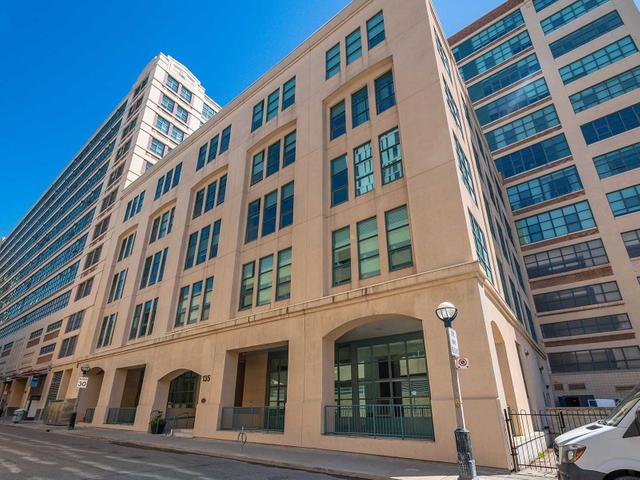 402 - 135 Dalhousie St