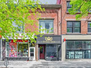 320 Queen St W
