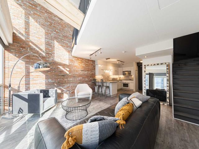 615 - 1029 King St W