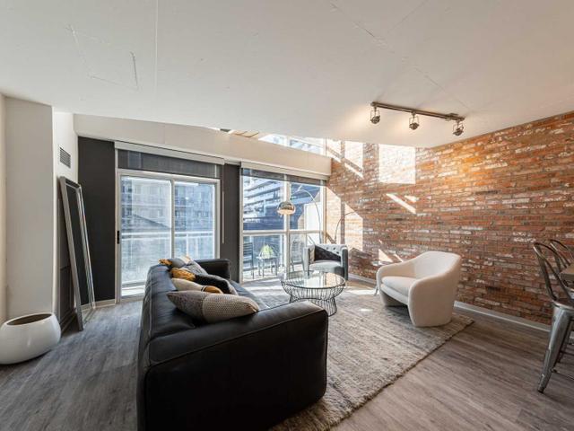 615 - 1029 King St W