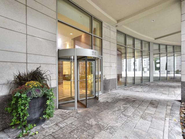 2706 - 2191 Yonge St