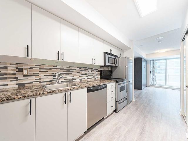 1813 - 50 Lynn Williams St