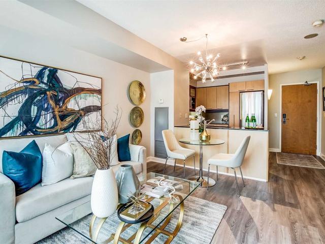 701 - 36 Blue Jays Way