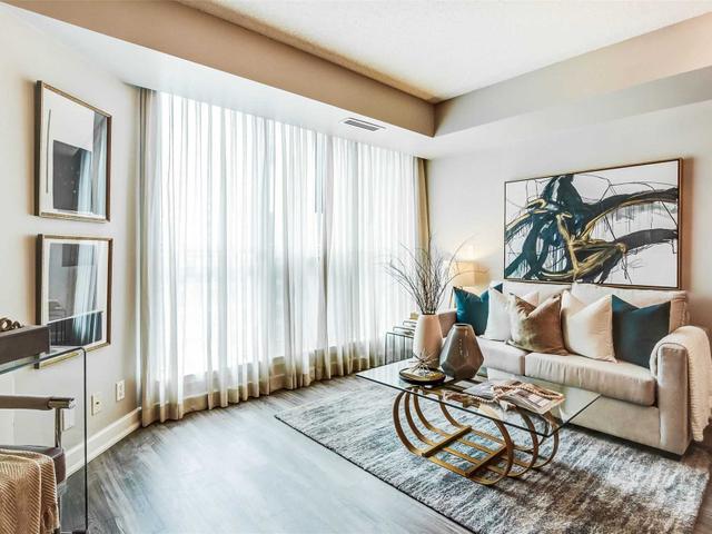 701 - 36 Blue Jays Way