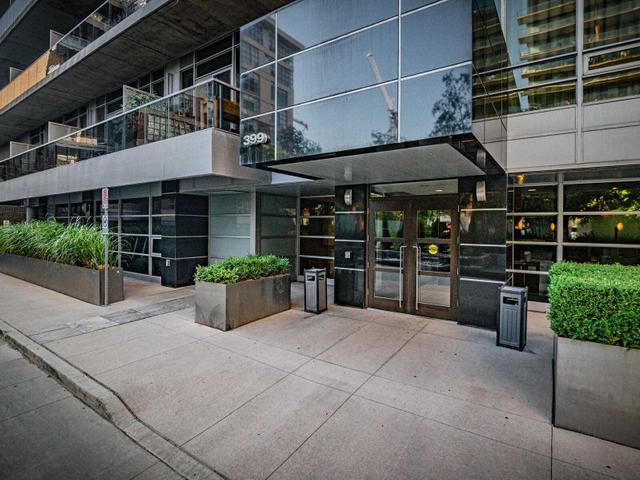 608 - 399 Adelaide St W