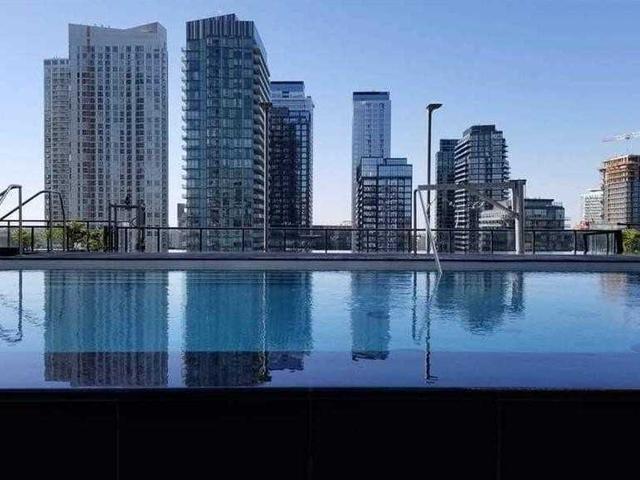 909 W - 27 Bathurst St