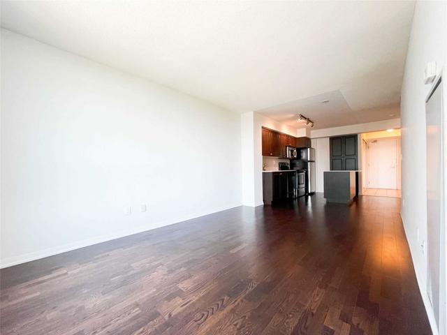 1408 - 215 Fort York Blvd