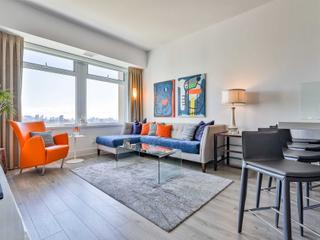 1215 - 111 St Clair Ave W