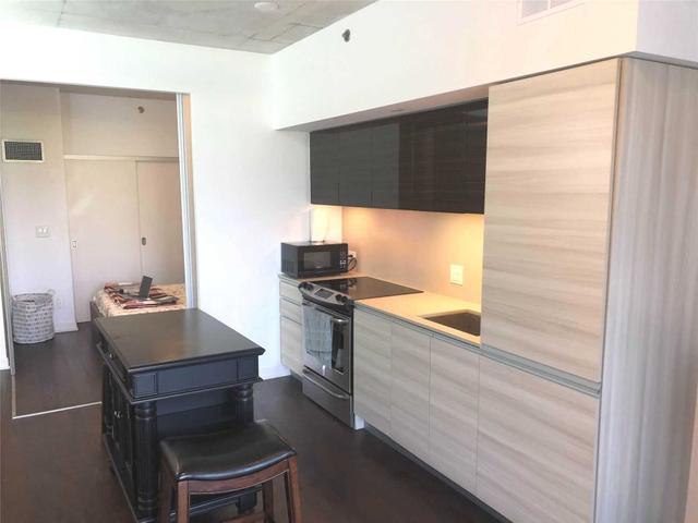 205 - 8 Gladstone Ave