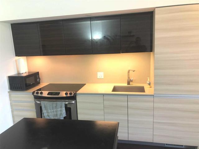 205 - 8 Gladstone Ave