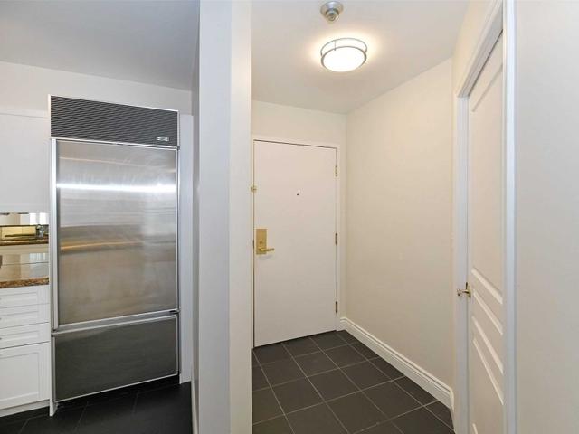 404 - 1 Balmoral Ave