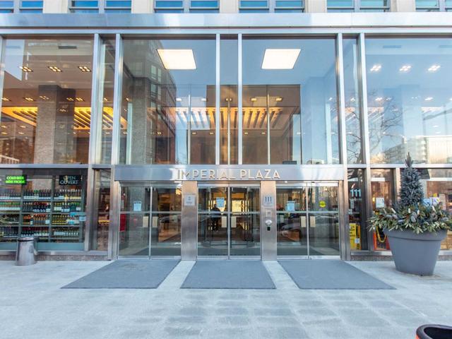 1202 - 111 St Clair Ave W