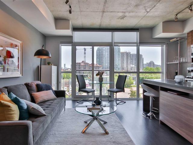 409 - 1205 Queen St W