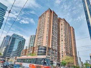 216 - 633 Bay St