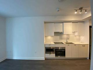 801 St - 195 Redpath Ave