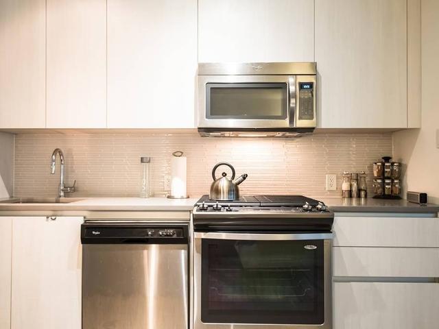 320 - 111 Bathurst St