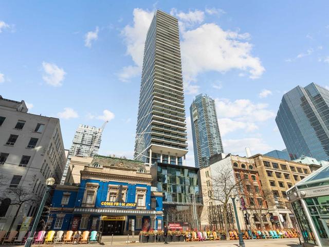 4401 - 224 King St W