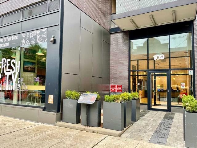 319 - 109 Ossington Ave